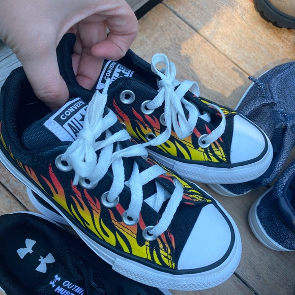 5 pairs toddler shoes size 11 - Picture 5 of 7